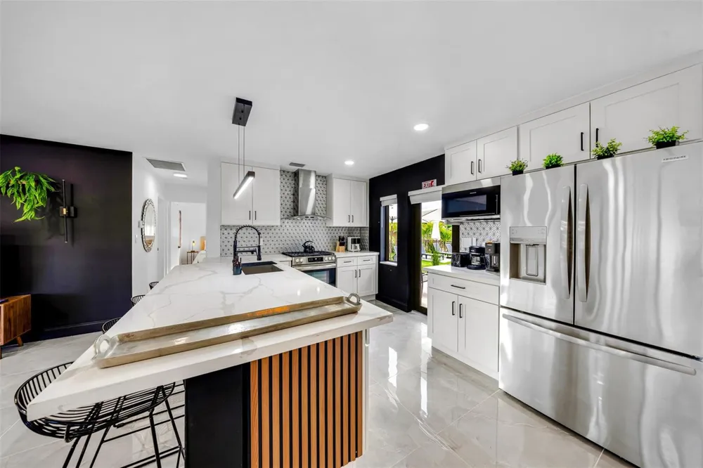 2925 NE 1ST AVENUE Wilton Manors, FL 33334