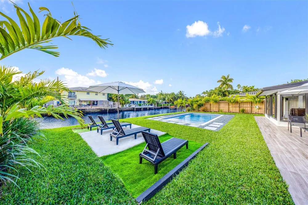 2925 NE 1ST AVENUE Wilton Manors, FL 33334