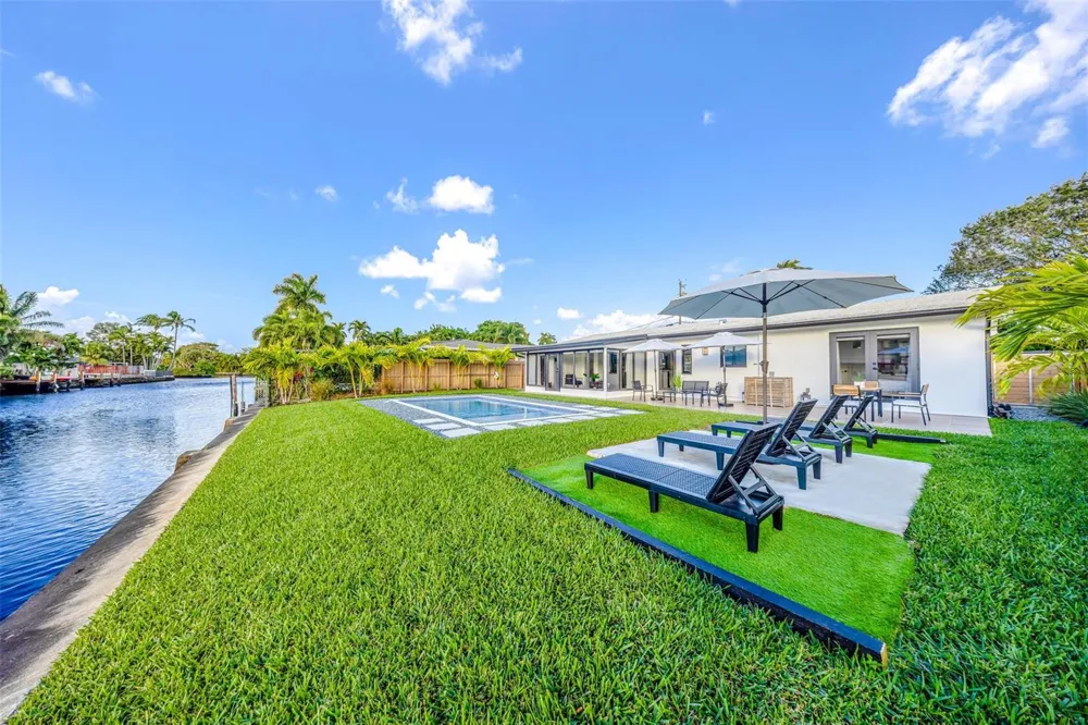 2925 NE 1ST AVENUE Wilton Manors, FL 33334