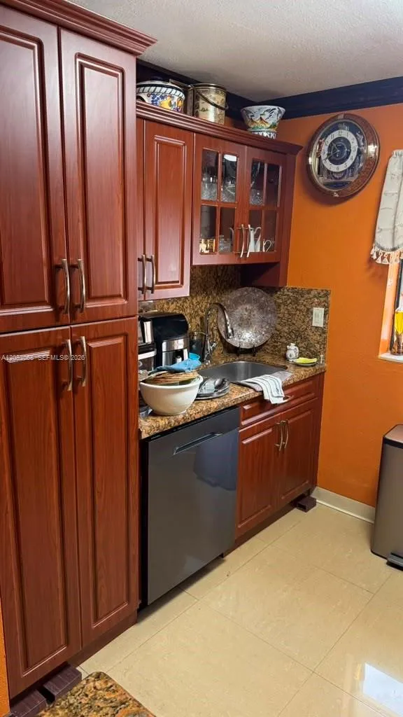 2770 W 61st Pl #204 Hialeah, FL 33016