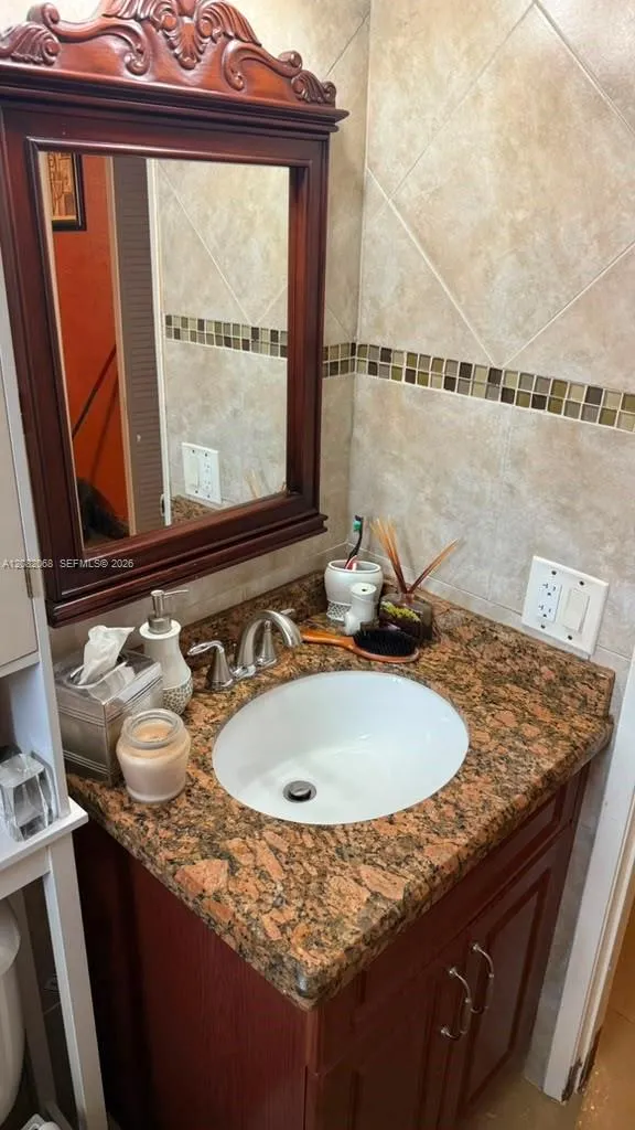2770 W 61st Pl #204 Hialeah, FL 33016