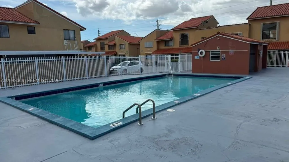 2770 W 61st Pl #204 Hialeah, FL 33016