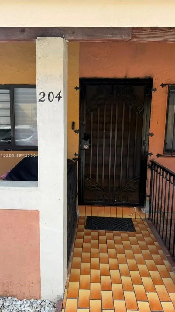 2770 W 61st Pl #204 Hialeah, FL 33016