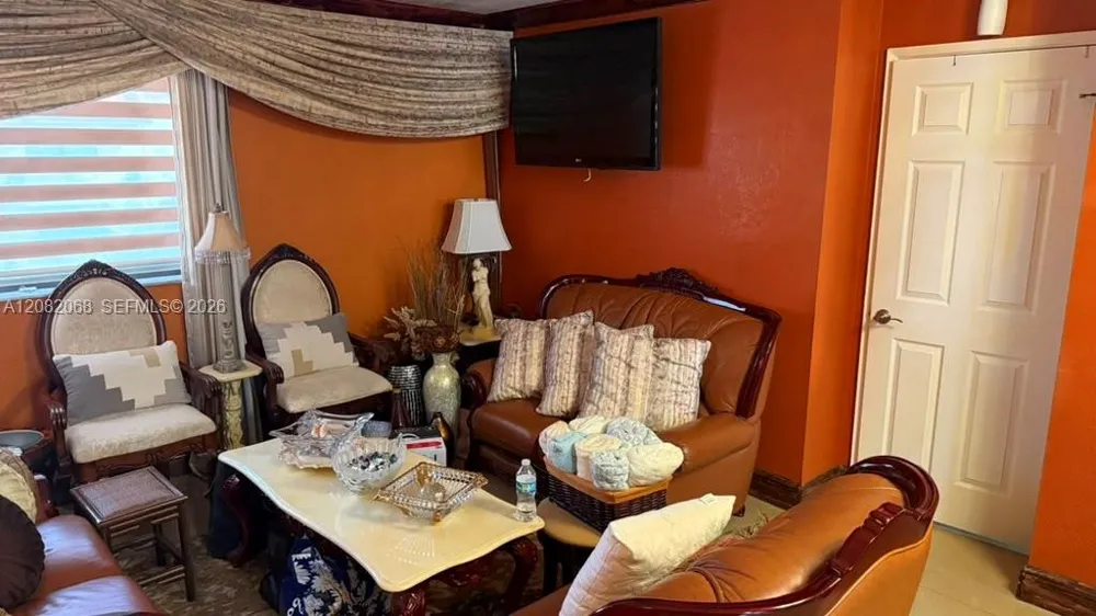 2770 W 61st Pl #204 Hialeah, FL 33016
