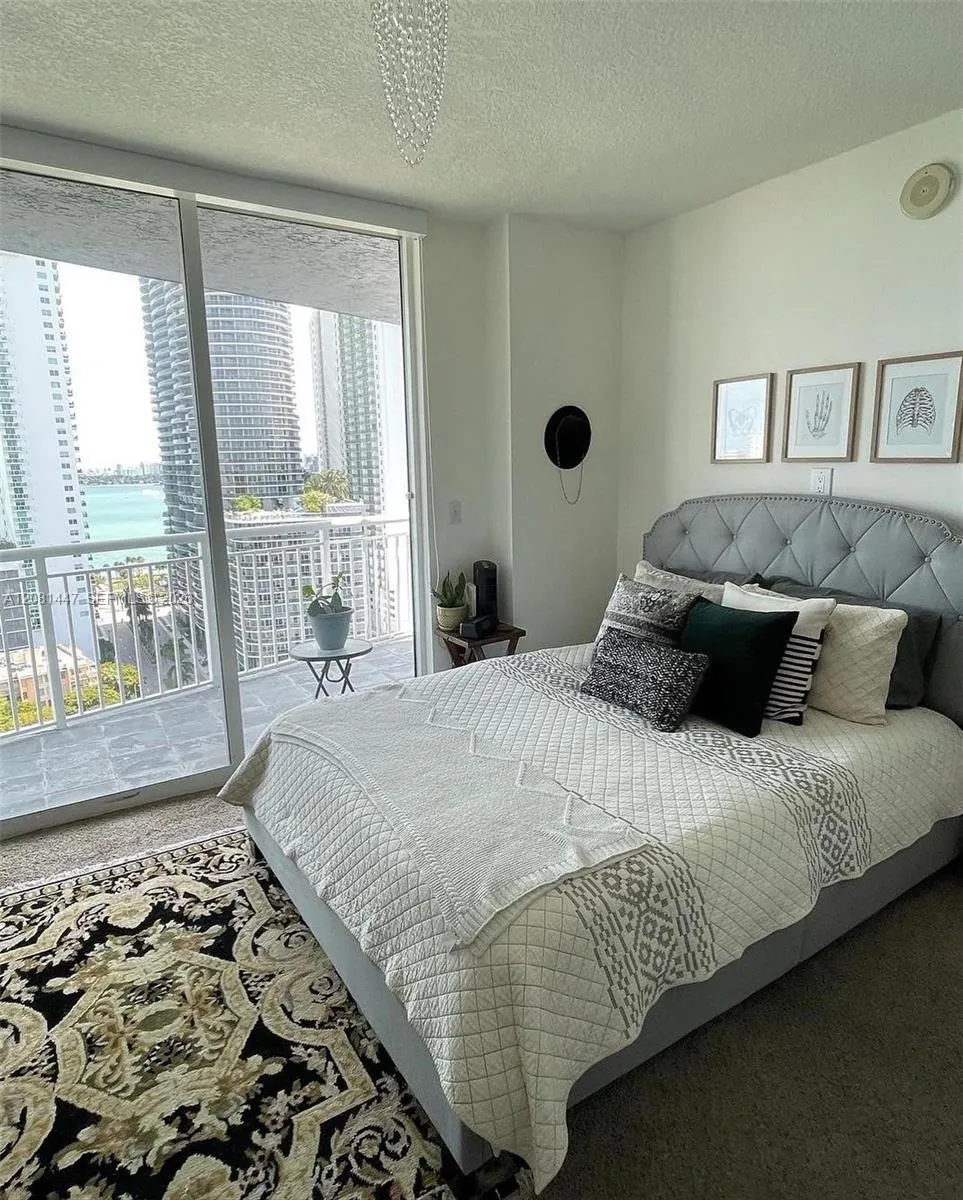 275 NE 18th St #1907 Miami, FL 33132