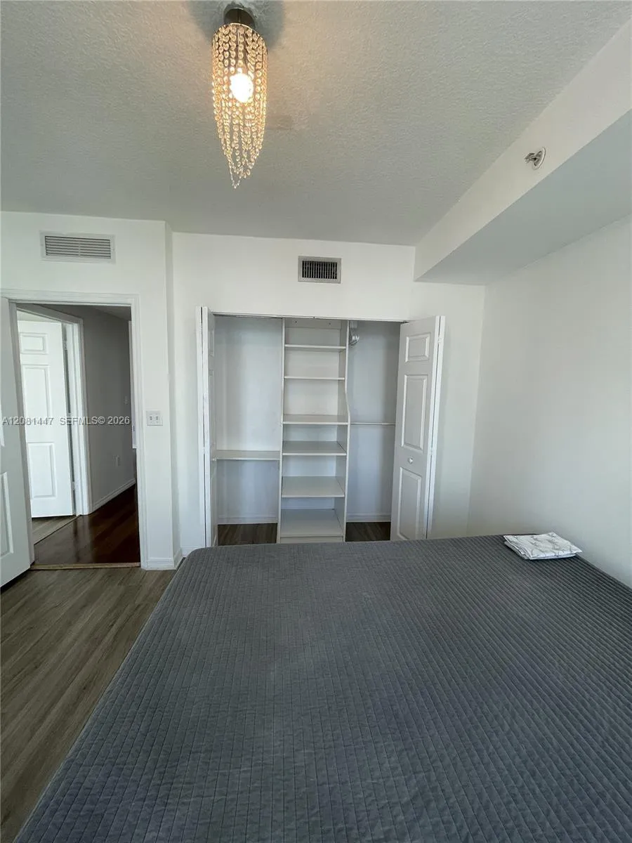 275 NE 18th St #1907 Miami, FL 33132