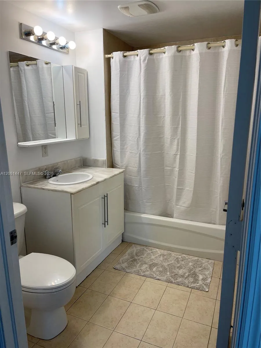 275 NE 18th St #1907 Miami, FL 33132