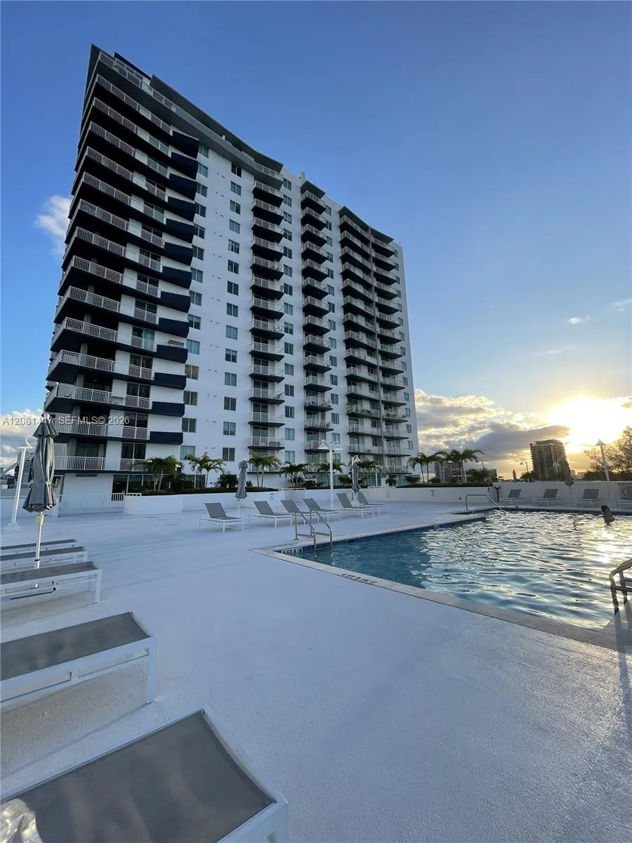 275 NE 18th St #1907 Miami, FL 33132