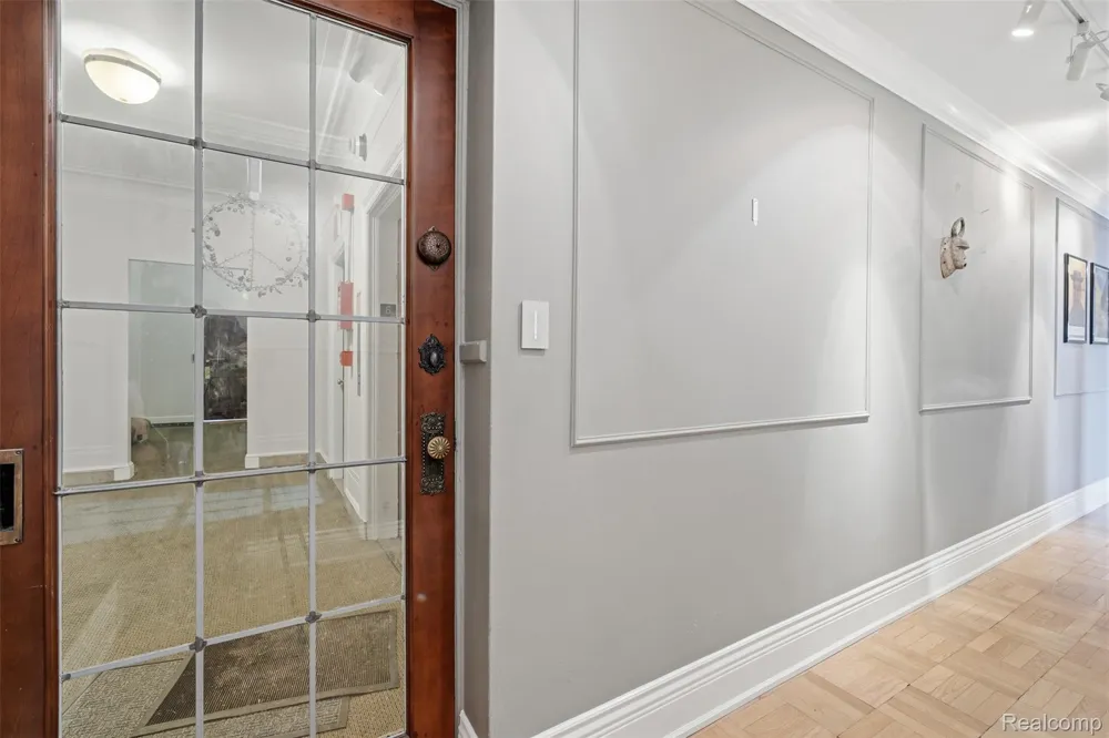 2900 E Jefferson #602 Detroit City, MI 48207