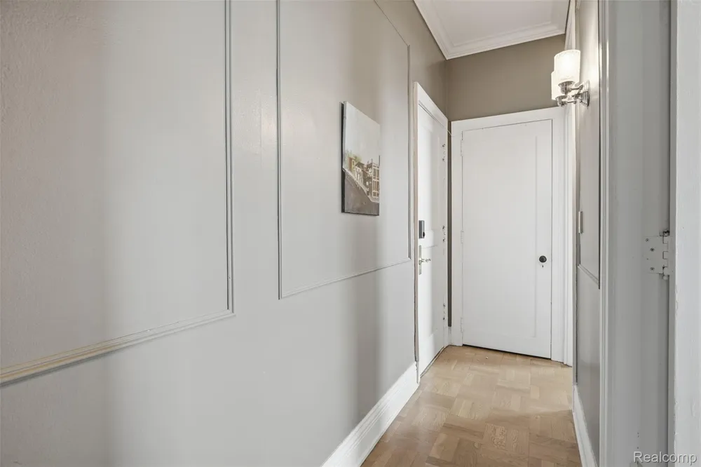 2900 E Jefferson #602 Detroit City, MI 48207