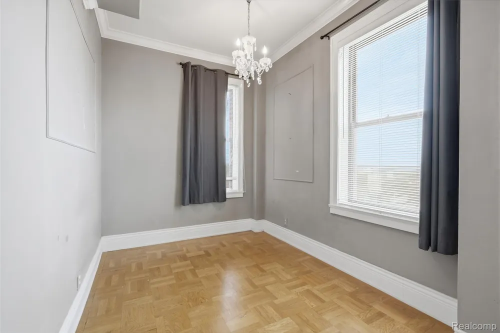 2900 E Jefferson #602 Detroit City, MI 48207