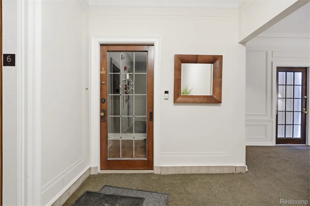 2900 E Jefferson #602 Detroit City, MI 48207