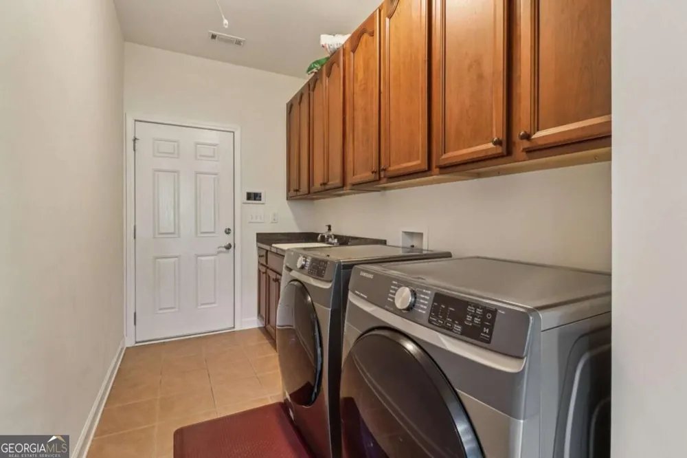 3217 Black Gum LN SW Gainesville, GA 30504