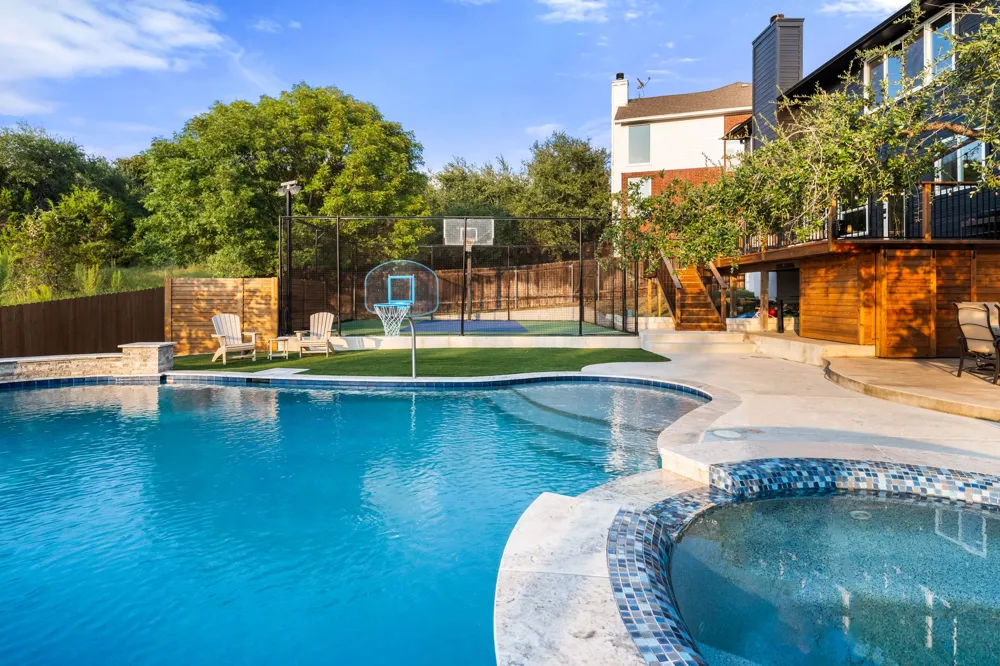 2204 Rimrock Drive Austin, TX 78738