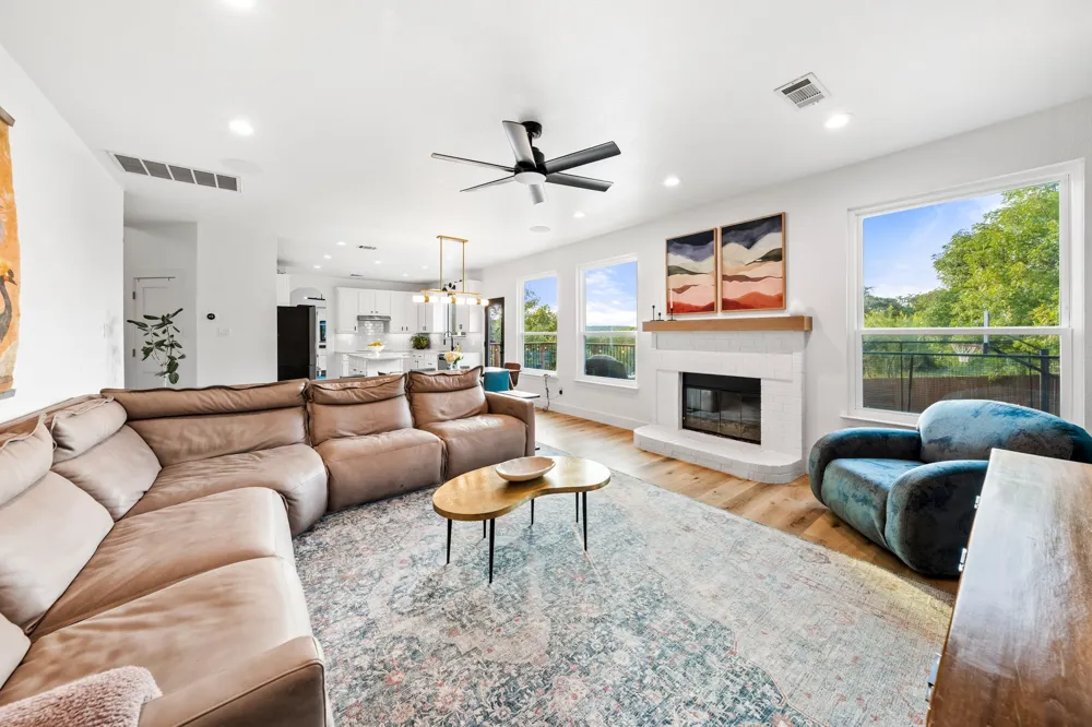 2204 Rimrock Drive Austin, TX 78738