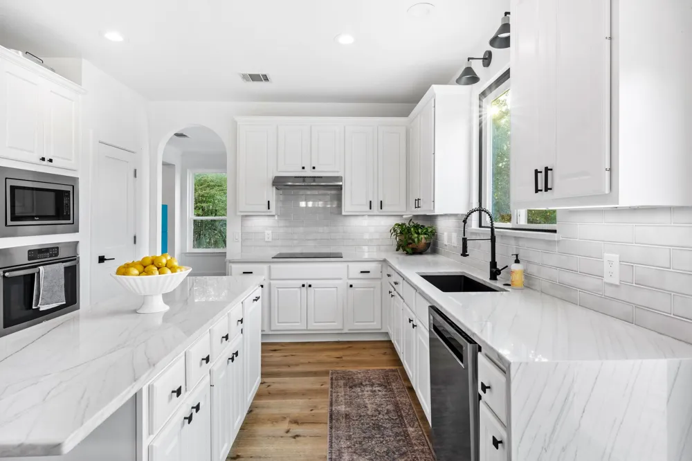 2204 Rimrock Drive Austin, TX 78738