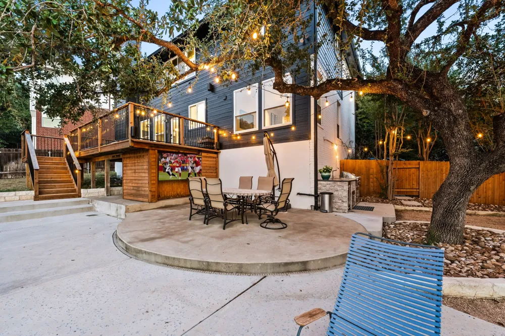 2204 Rimrock Drive Austin, TX 78738