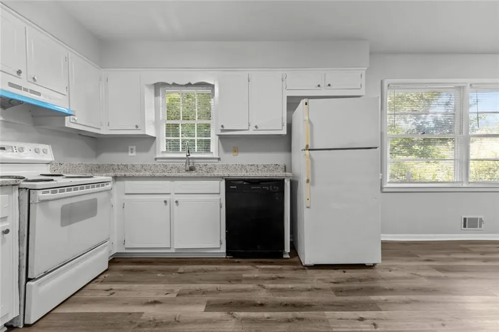 1834 Dogwood Court SW Snellville, GA 30078