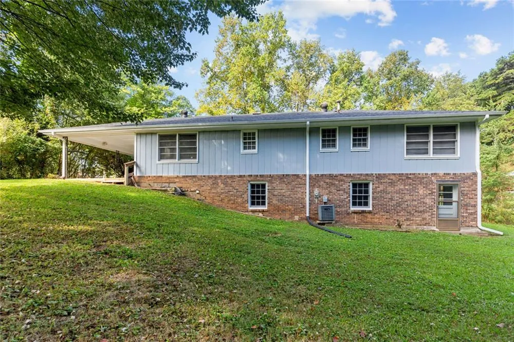1834 Dogwood Court SW Snellville, GA 30078
