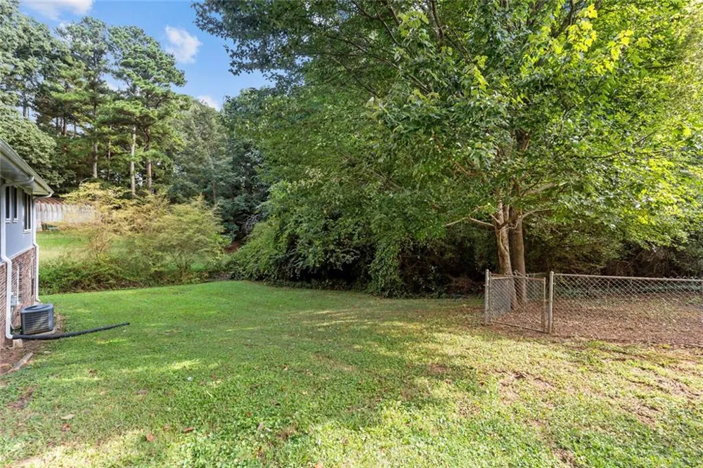 1834 Dogwood Court SW Snellville, GA 30078