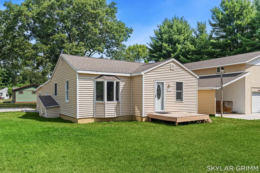 5690 Olsen Avenue Muskegon, MI 49442
