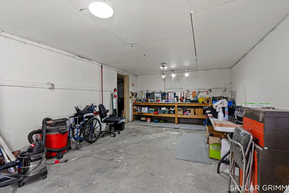 5690 Olsen Avenue Muskegon, MI 49442