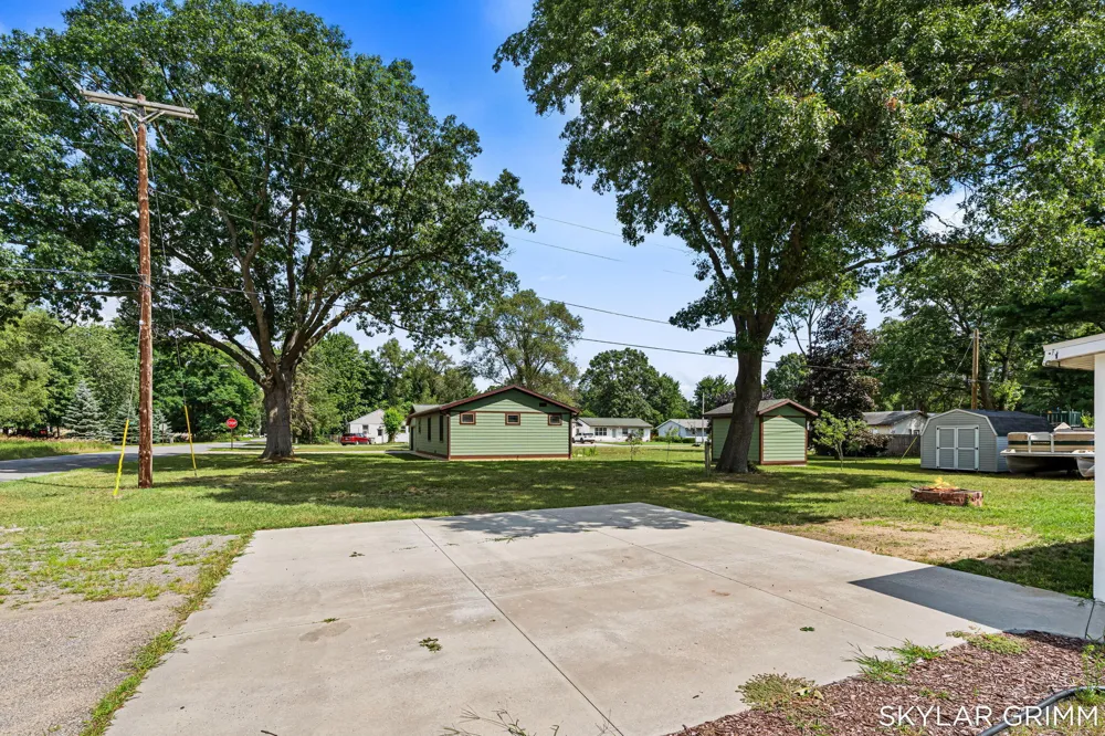 5690 Olsen Avenue Muskegon, MI 49442