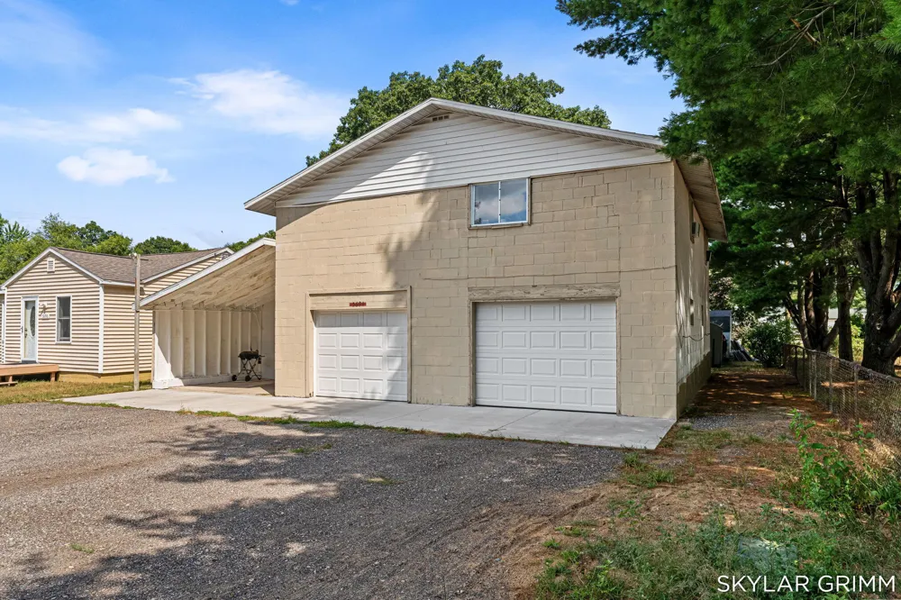 5690 Olsen Avenue Muskegon, MI 49442
