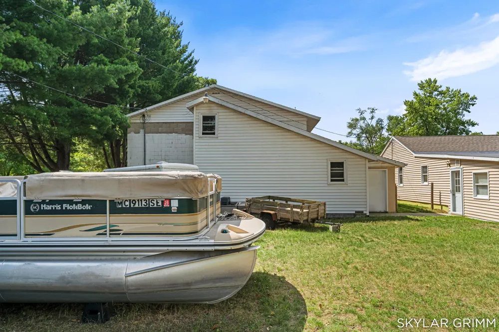 5690 Olsen Avenue Muskegon, MI 49442
