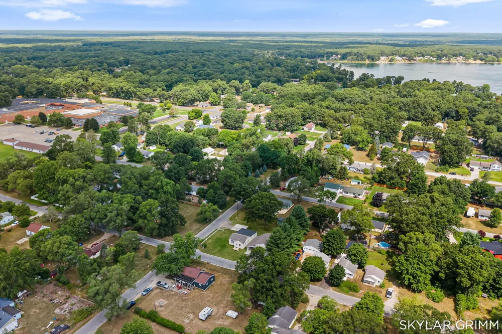 5690 Olsen Avenue Muskegon, MI 49442