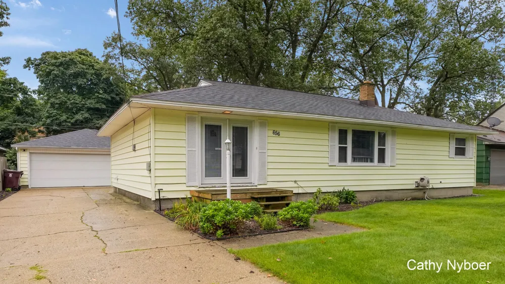 656 West Street Muskegon, MI 49442