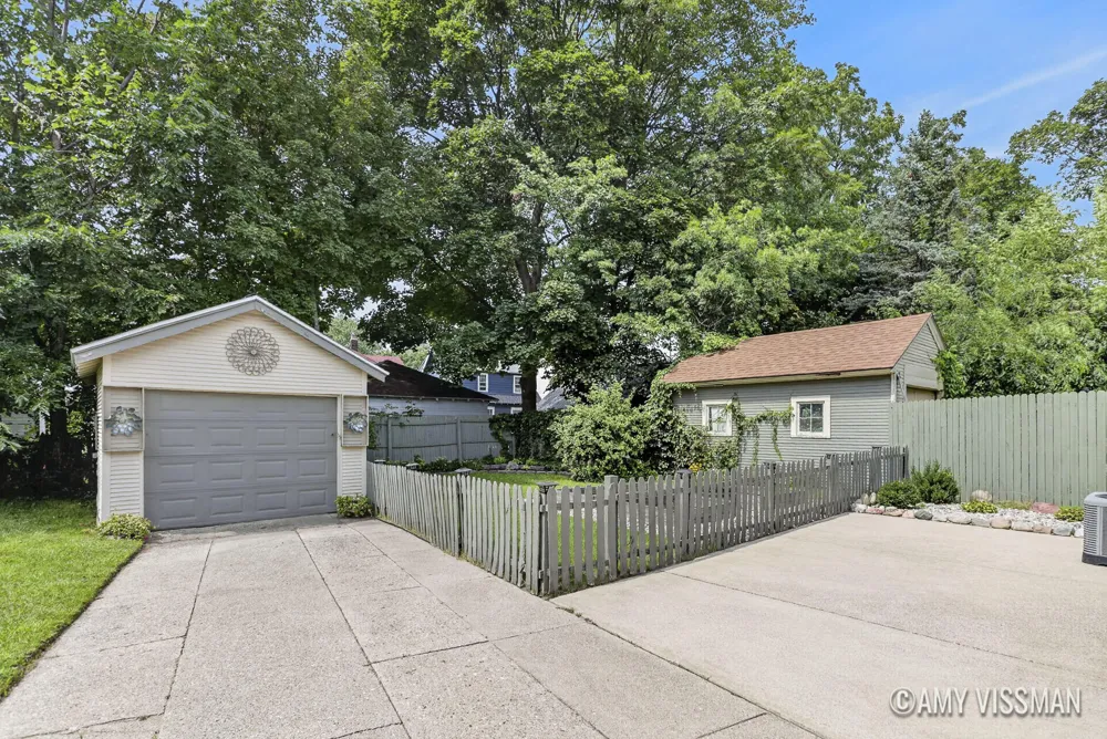 1921 Linden Avenue SE Grand Rapids, MI 49507