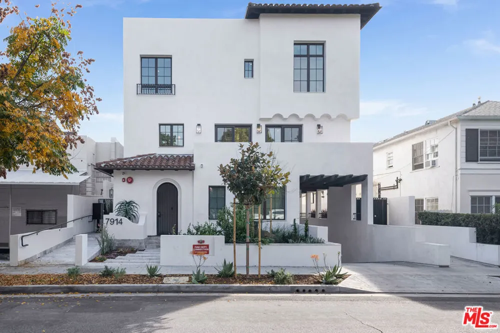 7914 NORTON AVENUE #202 West Hollywood, CA 90046
