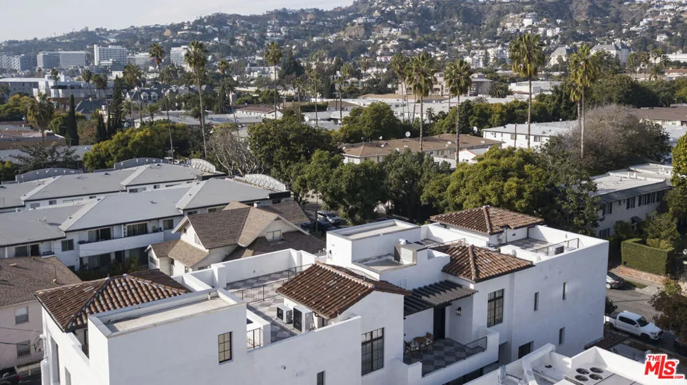 7914 NORTON AVENUE #202 West Hollywood, CA 90046