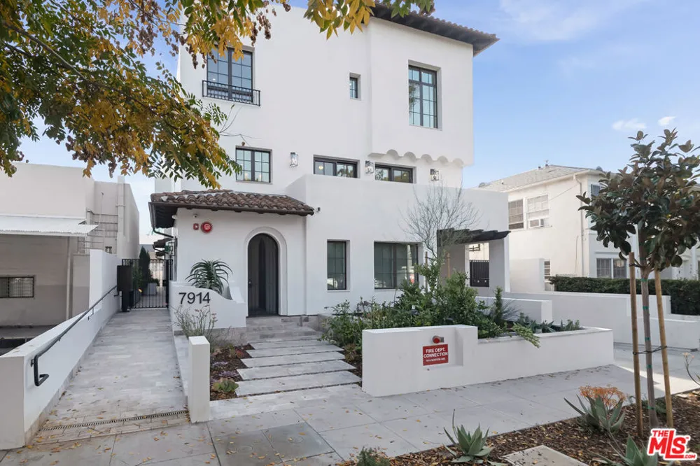 7914 NORTON AVENUE #202 West Hollywood, CA 90046