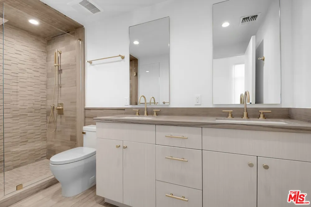 7914 NORTON AVENUE #202 West Hollywood, CA 90046