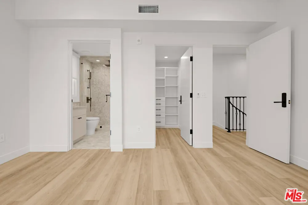 7914 NORTON AVENUE #202 West Hollywood, CA 90046