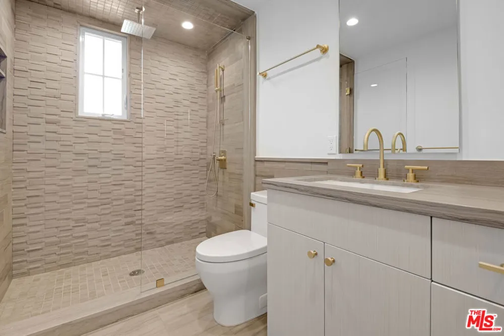 7914 NORTON AVENUE #202 West Hollywood, CA 90046