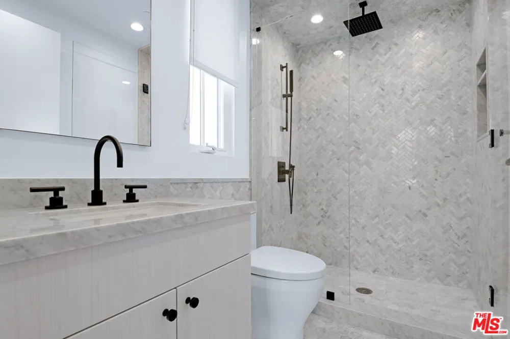 7914 NORTON AVENUE #202 West Hollywood, CA 90046