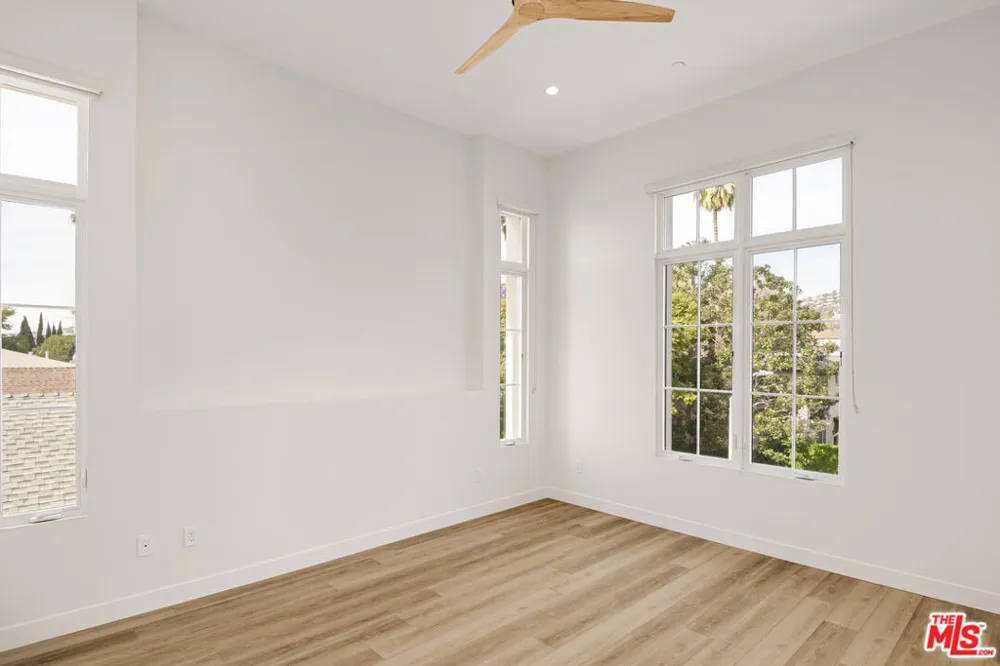 7914 NORTON AVENUE #202 West Hollywood, CA 90046
