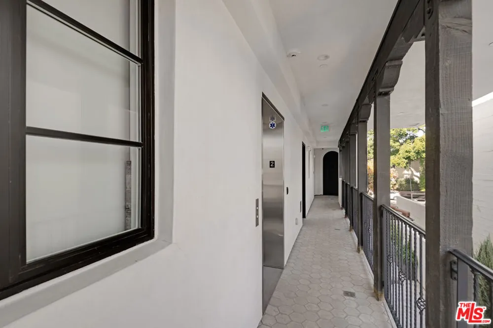 7914 NORTON AVENUE #202 West Hollywood, CA 90046