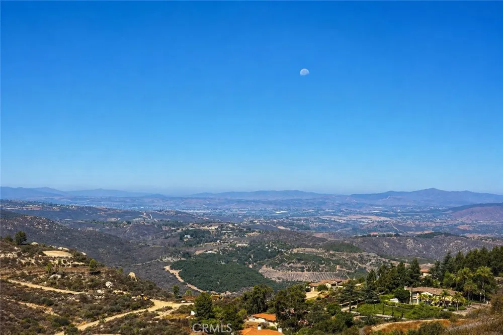 Meadow Mesa Dr. Escondido, CA 92026