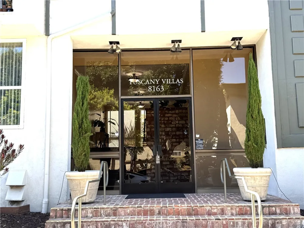 8163 Redlands Street #44 Playa del Rey, CA 90293
