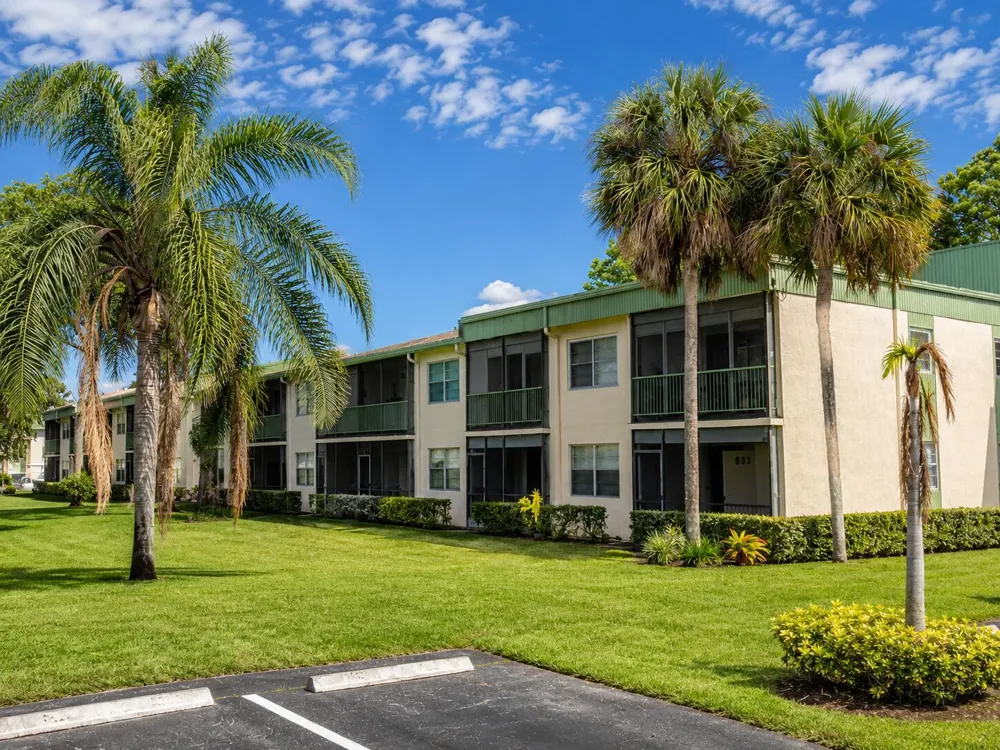 4272 NW 89th Avenue #103 Coral Springs, FL 33065