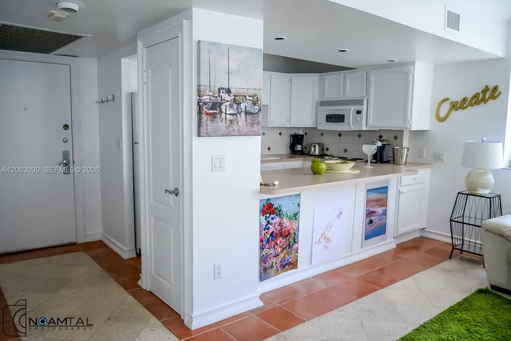 1390 Ocean Dr #201 Miami Beach, FL 33139