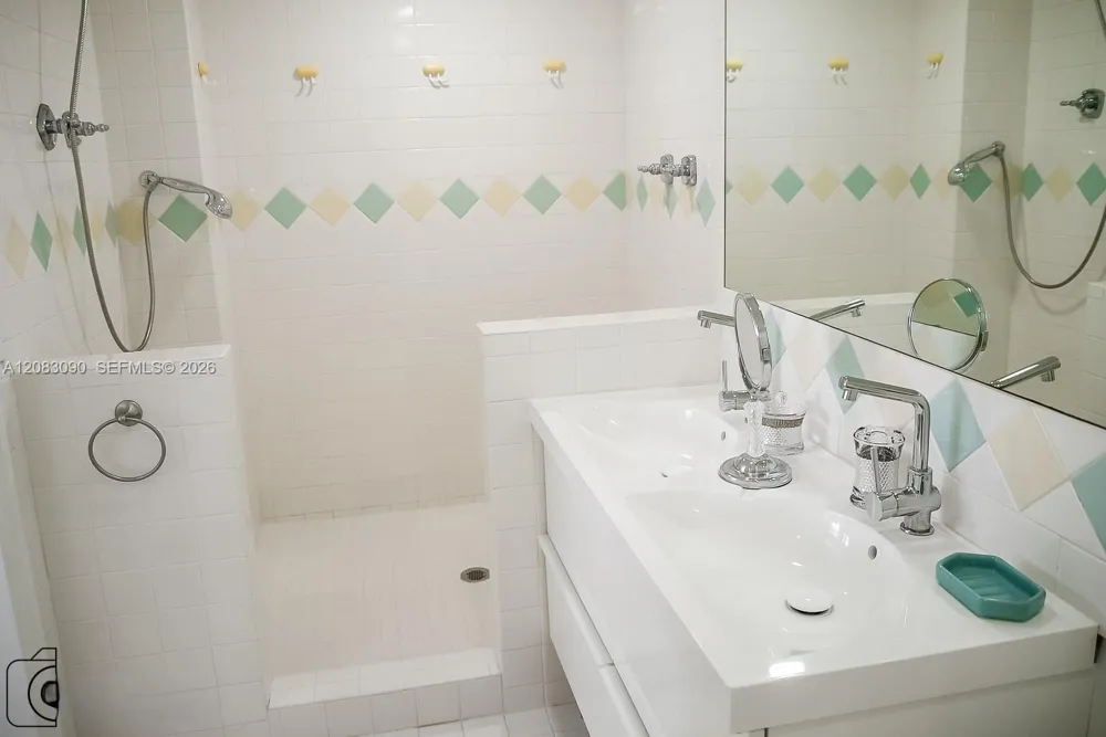 1390 Ocean Dr #201 Miami Beach, FL 33139