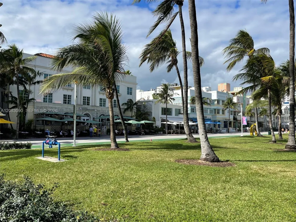 1390 Ocean Dr #201 Miami Beach, FL 33139