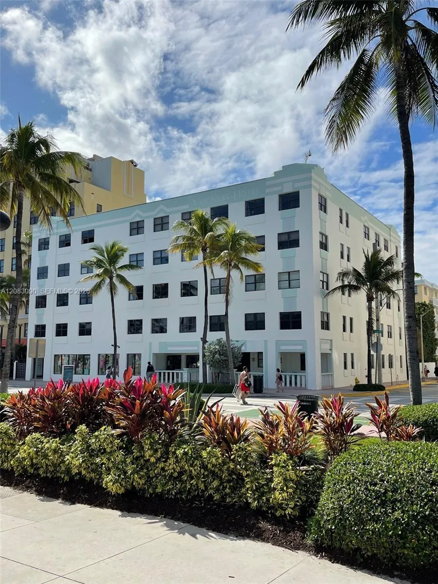 1390 Ocean Dr #201 Miami Beach, FL 33139