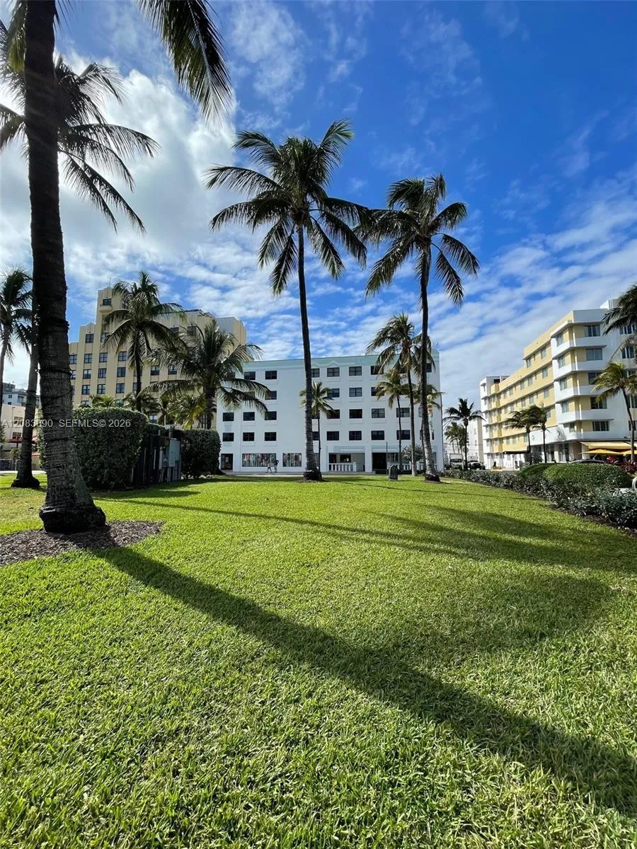1390 Ocean Dr #201 Miami Beach, FL 33139