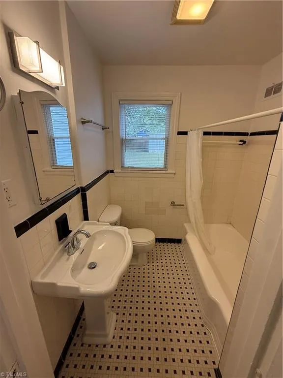 2363 Jefferson Avenue Winston-Salem, NC 27103